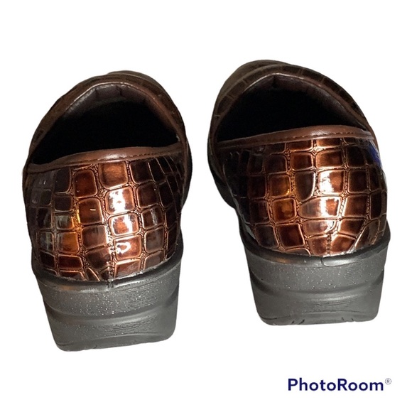 Judith Brown Patent Leather Clogs SZ 7 - Picture 2 of 7